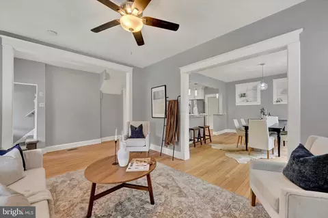 Entry Way - 507 Hollen Rd, Baltimore, MD 21212 photo 3 of 4