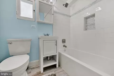 Bath - 507 Hollen Rd, Baltimore, MD 21212 photo 2 of 2