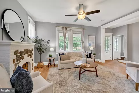 Living - 507 Hollen Rd, Baltimore, MD 21212 photo 1 of 1