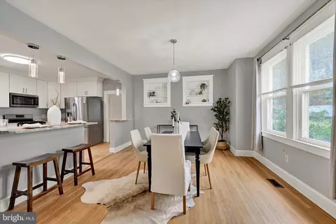 Dining - 507 Hollen Rd, Baltimore, MD 21212 photo 1 of 2