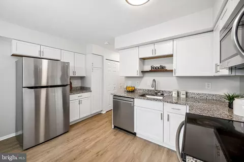 Kitchen - 16 N Wolfe St, Baltimore, MD 21231 photo 2 of 3