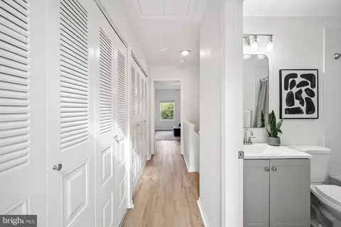 Entry Way - 16 N Wolfe St, Baltimore, MD 21231 photo 5 of 8