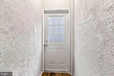 Entry Way - 6804 Brook Ave, Baltimore, MD 21206 photo 6 of 9