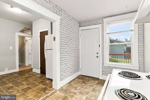 Entry Way - 6804 Brook Ave, Baltimore, MD 21206 photo 5 of 9