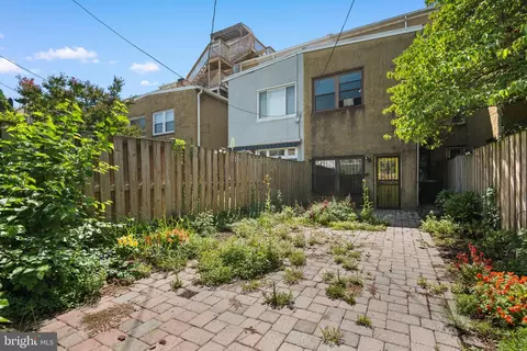 Exterior - 2106 E Baltimore St, Baltimore, MD 21231 photo 2 of 3