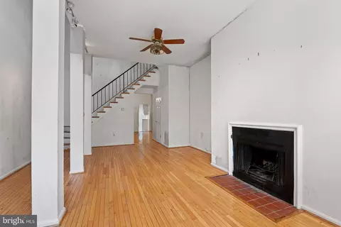 Living - 2106 E Baltimore St, Baltimore, MD 21231 photo 3 of 11