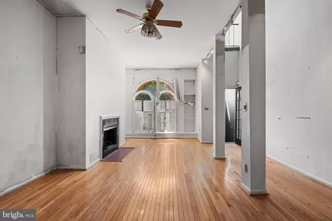 Living - 2106 E Baltimore St, Baltimore, MD 21231 photo 2 of 11