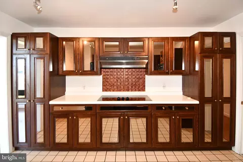 Kitchen - 10 E Lee St #809, Baltimore, MD 21202 photo 5 of 9