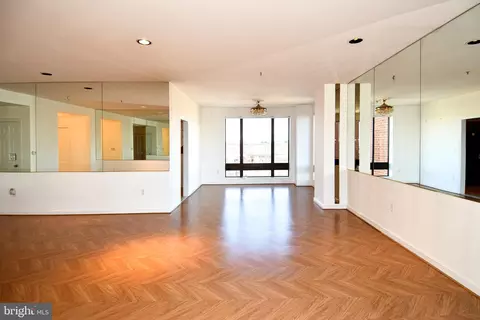 Living - 10 E Lee St #809, Baltimore, MD 21202 photo 15 of 17