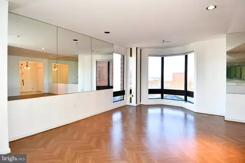 Living - 10 E Lee St #809, Baltimore, MD 21202 photo 13 of 17