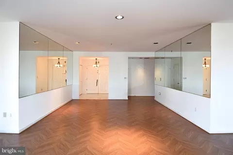 Living - 10 E Lee St #809, Baltimore, MD 21202 photo 2 of 17