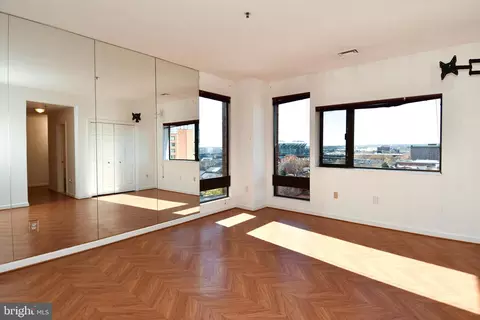 Living - 10 E Lee St #809, Baltimore, MD 21202 photo 10 of 17