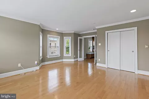 Living - 3200 Odonnell St, Baltimore, MD 21224 photo 8 of 10