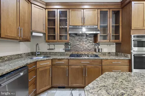 Kitchen - 3200 Odonnell St, Baltimore, MD 21224 photo 2 of 4