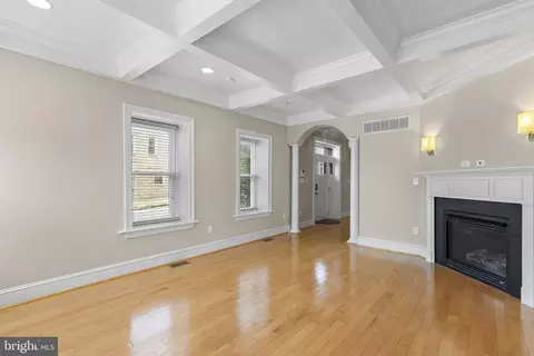 Living - 3200 Odonnell St, Baltimore, MD 21224 photo 3 of 10