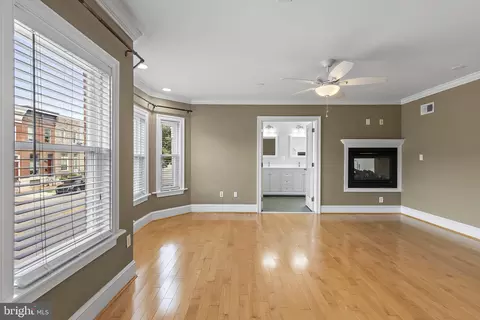 Living - 3200 Odonnell St, Baltimore, MD 21224 photo 4 of 10