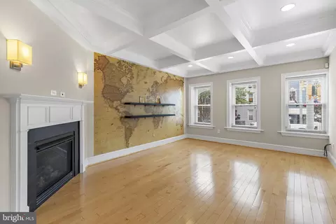 Living - 3200 Odonnell St, Baltimore, MD 21224 photo 2 of 10