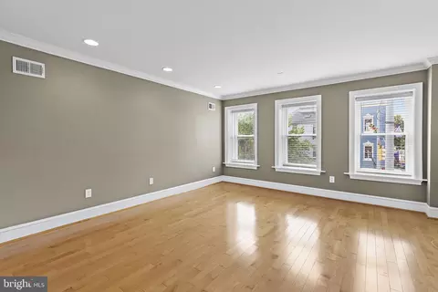 Living - 3200 Odonnell St, Baltimore, MD 21224 photo 7 of 10