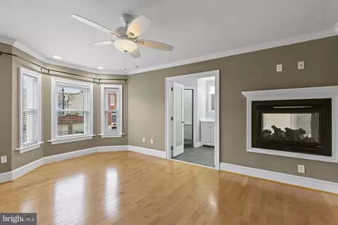 Living - 3200 Odonnell St, Baltimore, MD 21224 photo 5 of 10