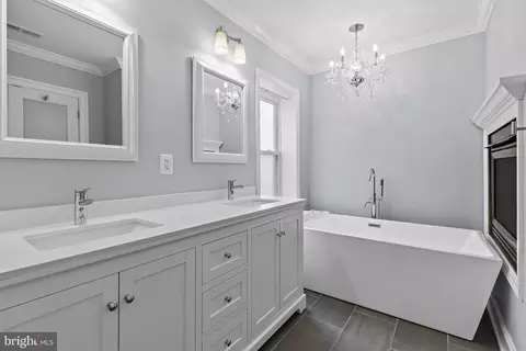 Bath - 3200 Odonnell St, Baltimore, MD 21224 photo 4 of 8
