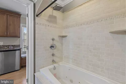 Bath - 3200 Odonnell St, Baltimore, MD 21224 photo 2 of 8