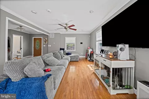 Entry Way - 5304 Catalpha Rd, Baltimore, MD 21214 photo 2 of 3