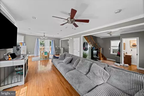Entry Way - 5304 Catalpha Rd, Baltimore, MD 21214 photo 3 of 3
