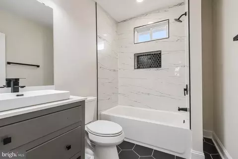 Bath - 3407 Ellamont Rd, Baltimore, MD 21215 photo 4 of 5