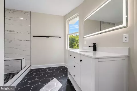 Bath - 3407 Ellamont Rd, Baltimore, MD 21215 photo 2 of 5