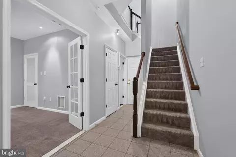 Entry Way - 2721 Harris Ln, Baltimore, MD 21224 photo 2 of 2