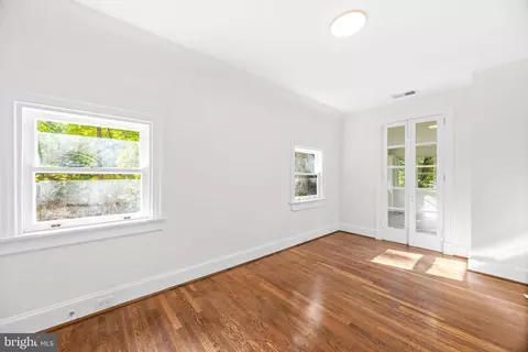 Bedroom - 112 Elmhurst Rd, Baltimore, MD 21210 photo 4 of 11
