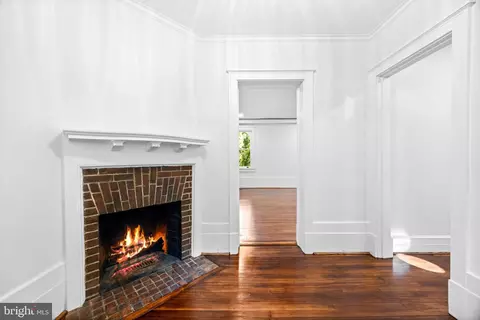 Entry Way - 112 Elmhurst Rd, Baltimore, MD 21210 photo 2 of 16