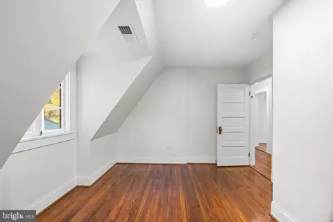 Bedroom - 112 Elmhurst Rd, Baltimore, MD 21210 photo 9 of 11