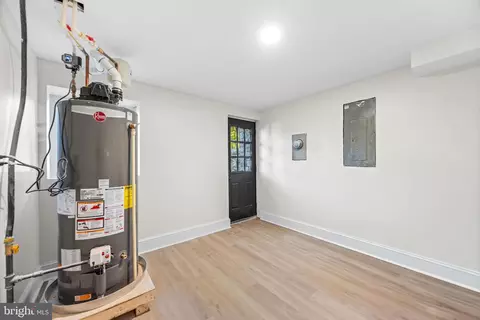 Entry Way - 112 Elmhurst Rd, Baltimore, MD 21210 photo 16 of 16