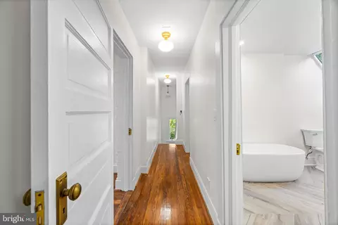 Entry Way - 112 Elmhurst Rd, Baltimore, MD 21210 photo 12 of 16
