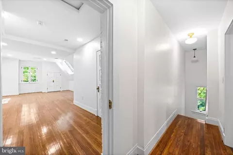 Entry Way - 112 Elmhurst Rd, Baltimore, MD 21210 photo 10 of 16