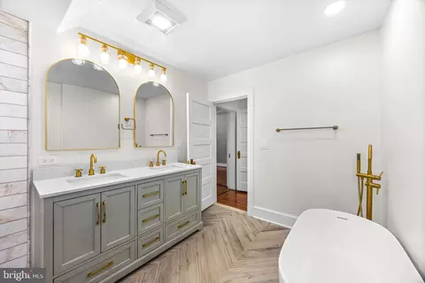 Bath - 112 Elmhurst Rd, Baltimore, MD 21210 photo 7 of 8