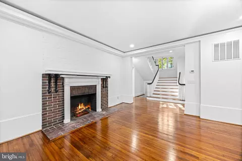 Living - 112 Elmhurst Rd, Baltimore, MD 21210 photo 5 of 6
