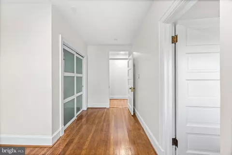 Entry Way - 112 Elmhurst Rd, Baltimore, MD 21210 photo 8 of 16