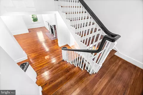 Entry Way - 112 Elmhurst Rd, Baltimore, MD 21210 photo 14 of 16