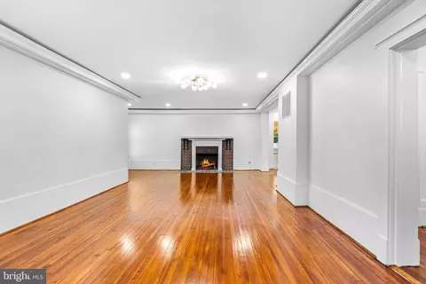 Living - 112 Elmhurst Rd, Baltimore, MD 21210 photo 1 of 6
