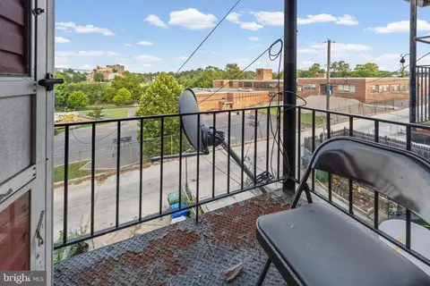 Exterior - 830 Whitmore Ave, Baltimore, MD 21216 photo 2 of 2