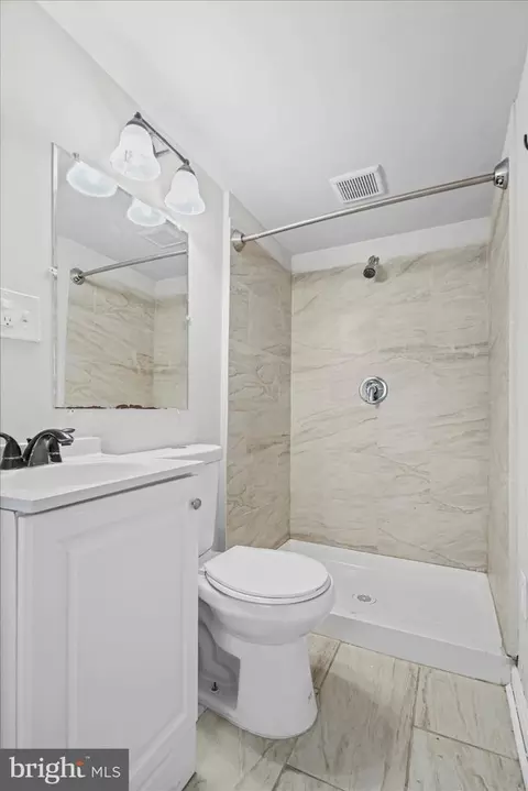 Bath - 2938 Miles Ave, Baltimore, MD 21211 photo 2 of 3