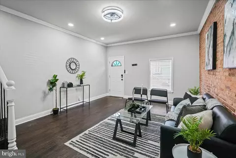 Entry Way - 2938 Miles Ave, Baltimore, MD 21211 photo 1 of 4