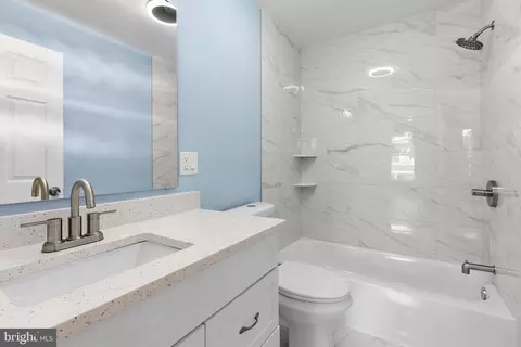 Bath - 627 Bartlett Ave, Baltimore, MD 21218 photo 1 of 3