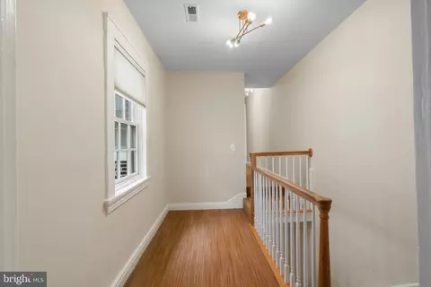 Entry Way - 832 William St, Baltimore, MD 21230 photo 2 of 4