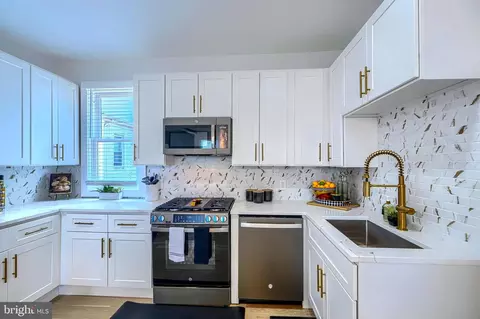 Kitchen - 3816 Sequoia Ave, Baltimore, MD 21215 photo 4 of 7