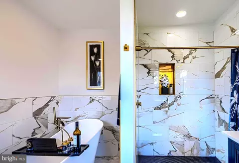 Bath - 3816 Sequoia Ave, Baltimore, MD 21215 photo 10 of 20