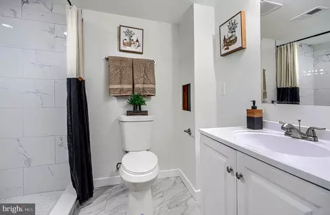 Bath - 3816 Sequoia Ave, Baltimore, MD 21215 photo 19 of 20