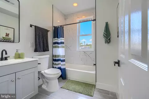 Bath - 3816 Sequoia Ave, Baltimore, MD 21215 photo 14 of 20